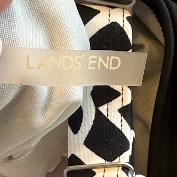 Lands’ End | Women's Square Neck Underwire Tankini Swimsuit Top - Picture 5 of 7